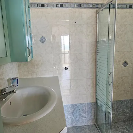 Sea View Apartment Tripiti